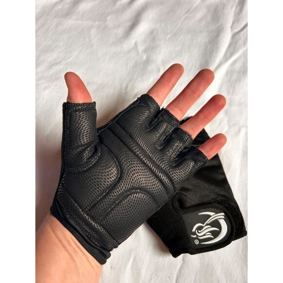 Fingerless Biking Gloves – Unbranded, Comfortable Grip, Great Condition -Size Sm - Picture 2 of 3